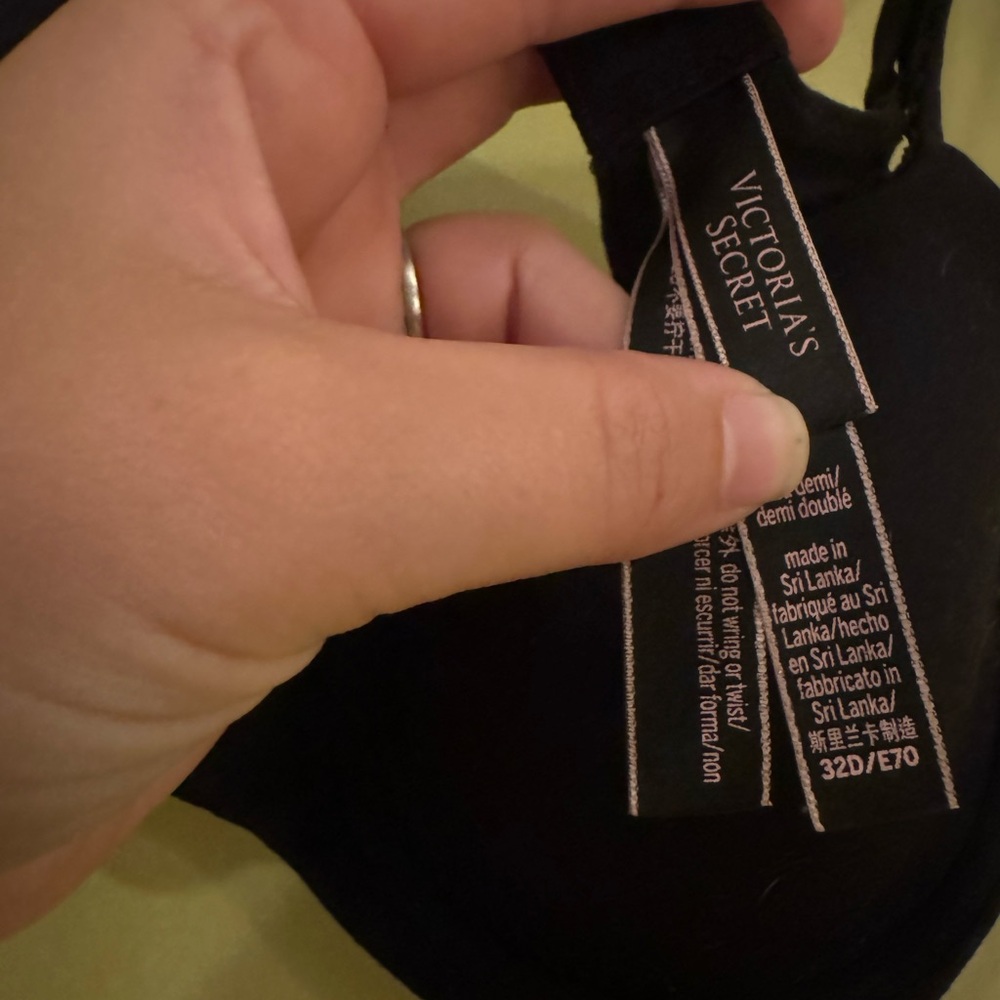 BODY BY VICTORIA Lightly Lined Smooth Demi Bra - Picture 4 of 7
